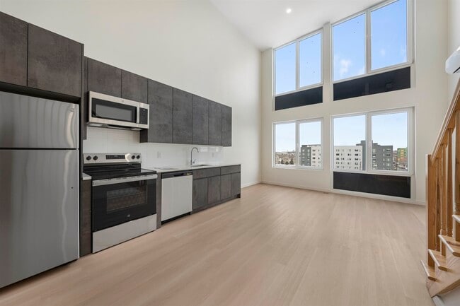 Building Photo - 1 Mallory Ave