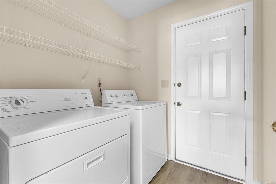 Building Photo - 2638 Queens Hollow Ct