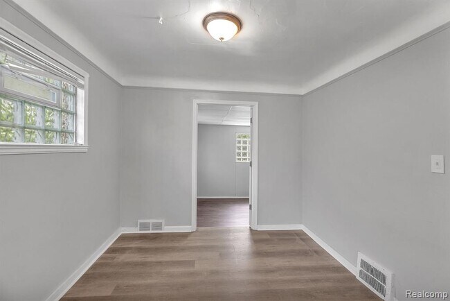 Building Photo - 12710 Kelly Rd