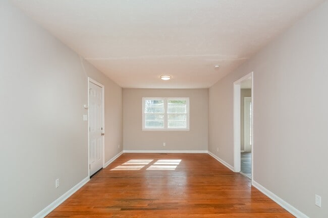 Building Photo - 3237 Barksdale Rd