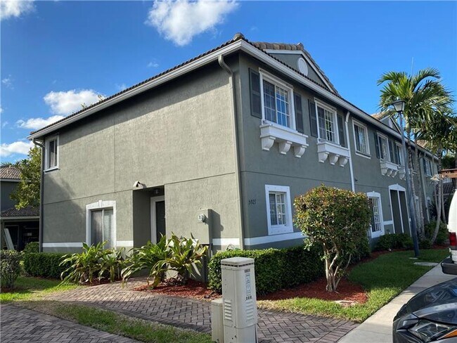 Building Photo - 5921 Manchester Way