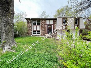 Building Photo - Cozy 4 Bedroom 3 Bath in Olathe-Available ...