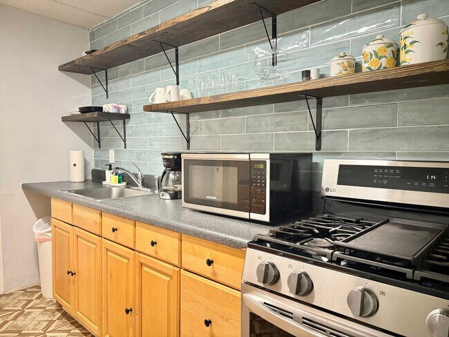 Building Photo - 215 Piedmont Ave NE