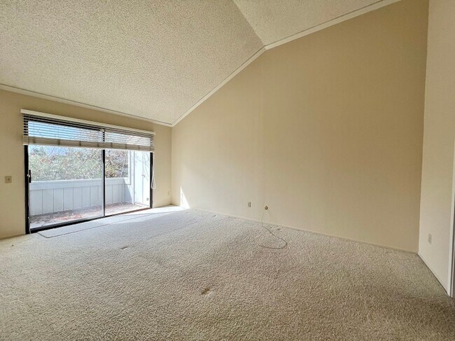 Building Photo - Three Bedroom Napa Condo on River Walk