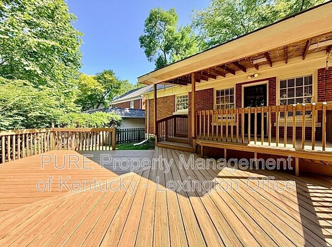 Building Photo - 484 Hart Rd