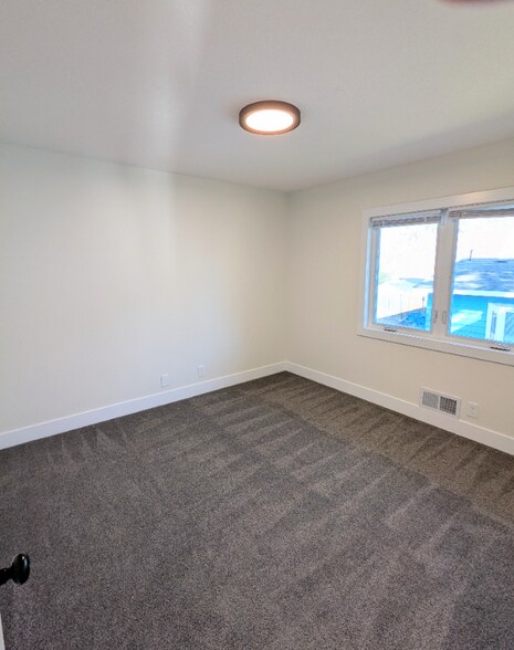 Building Photo - 4248 Regent Ave N