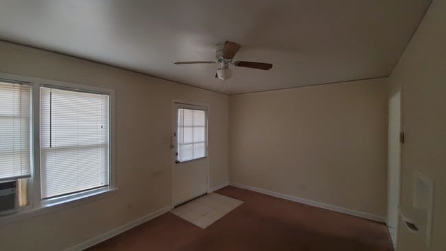Building Photo - Adorable! 2nd Chance Rental