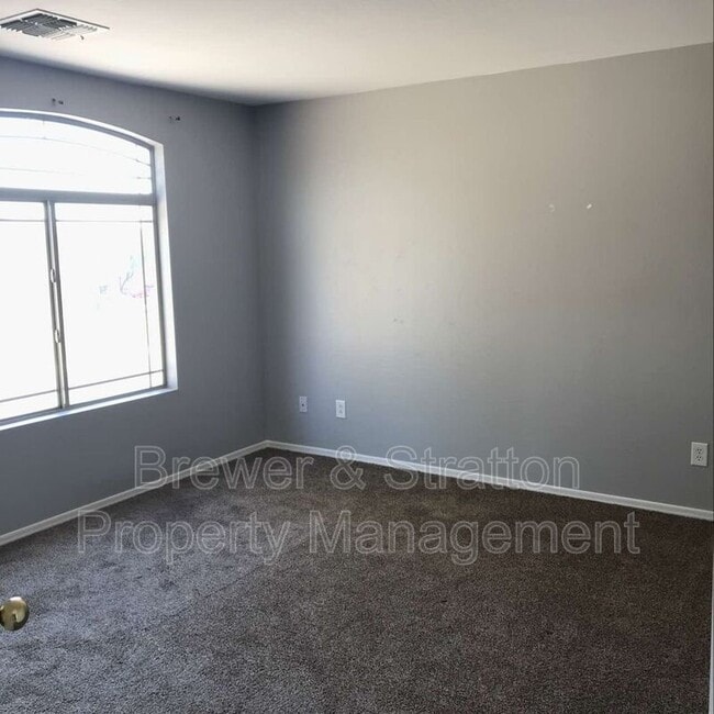 Building Photo - 4610 N 124th Ave