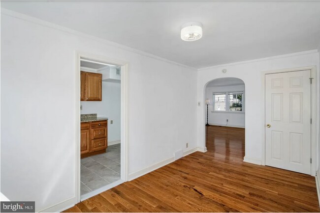 Building Photo - 630 Cedar Ave