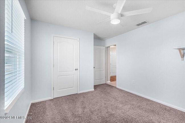 Building Photo - 2165 Pebble Point Dr