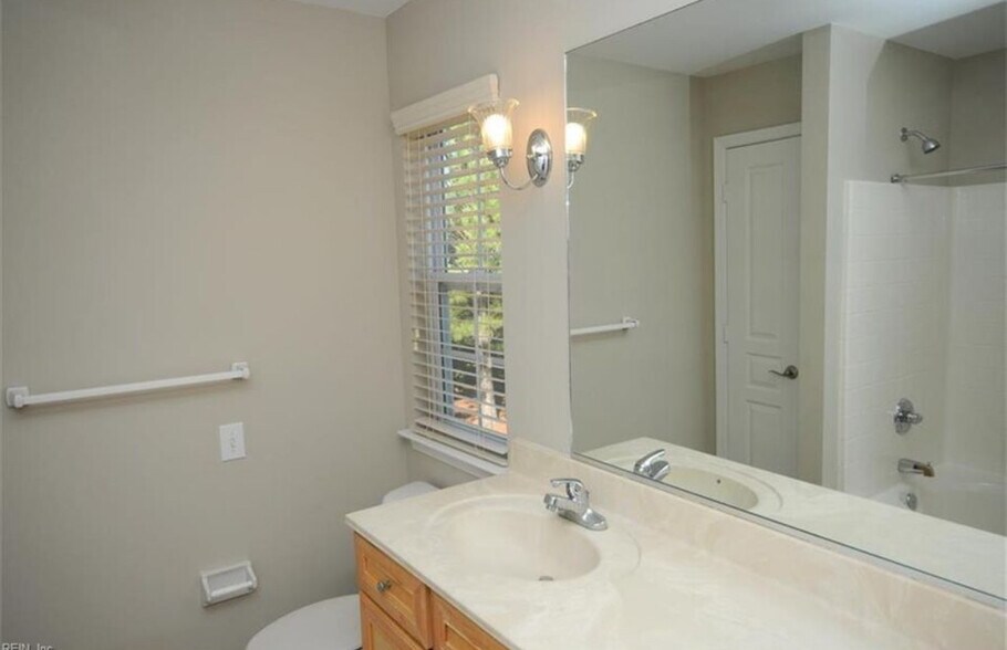 Building Photo - 5320 Hayton Way