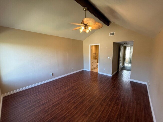 Building Photo - Gorgeous and Upgraded 4 Bed, 2.5 Bath Two-...