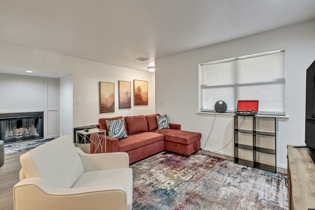 Building Photo - 11409 Springhollow Rd