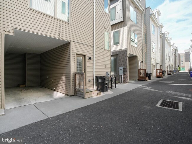 Building Photo - 2123 E Lehigh Ave