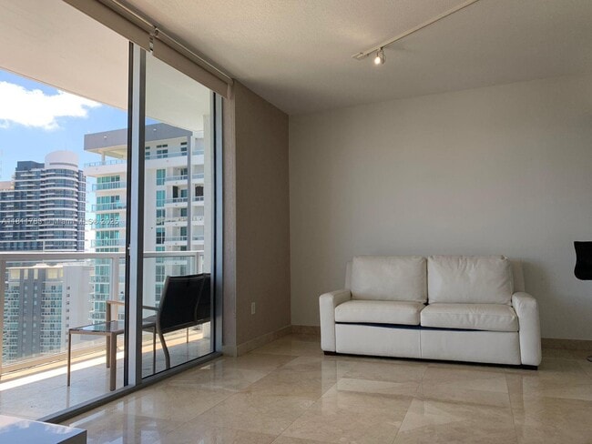 Building Photo - 1060 Brickell Ave