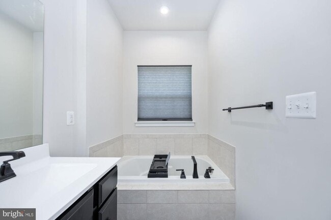 Building Photo - 1328 Trestle Dr