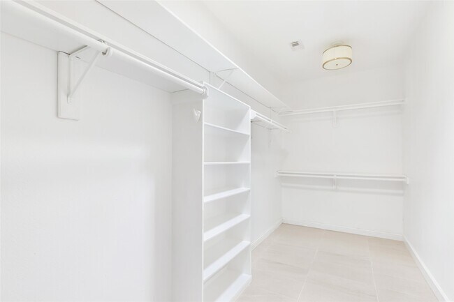 Building Photo - 3319 Hickory Brook Ln