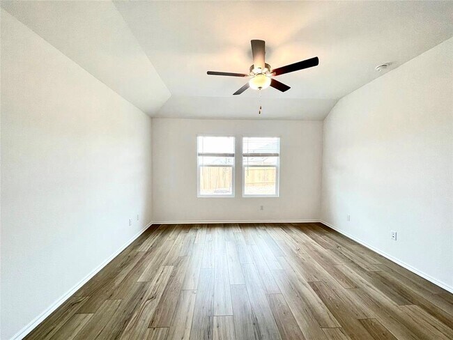 Building Photo - 431 Sebring Cir