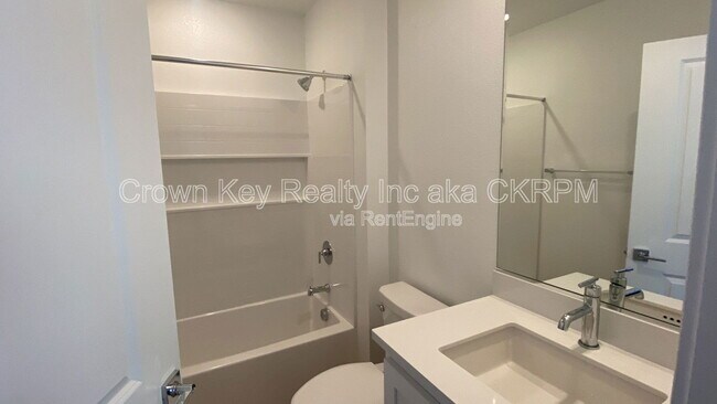 Building Photo - 120 Adriana Dr
