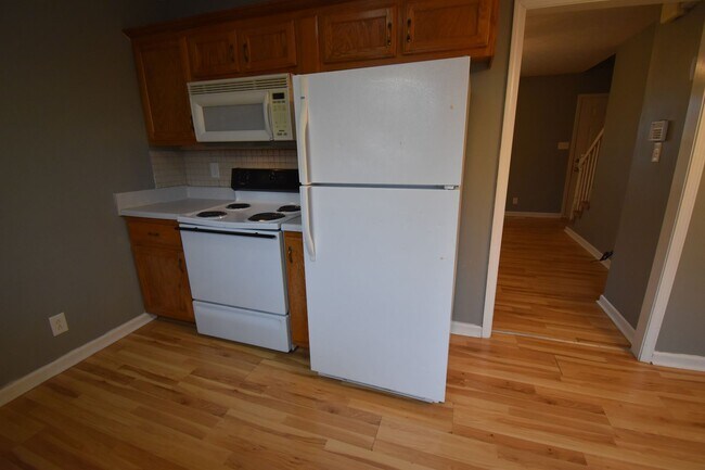 Building Photo - 3 Bedroom Pet Friendly Home For Rent Near ...