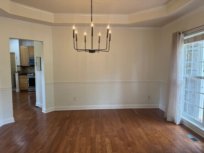 Building Photo - Brentwood 4BR Home