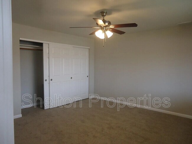 Building Photo - 1041 W 18th St