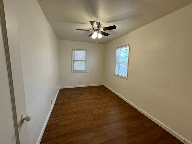 Building Photo - 1 Bed/ 1 bath