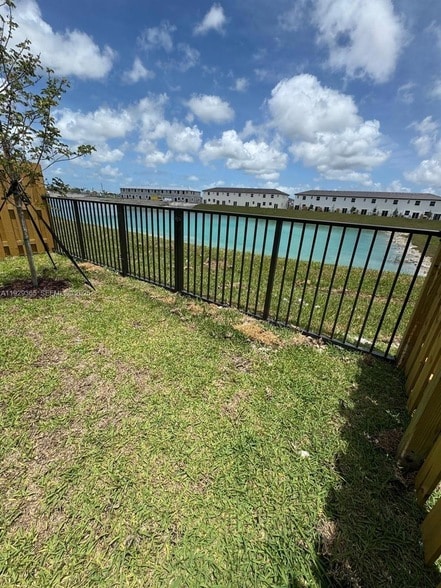 Building Photo - 2825 SE 25th Ave