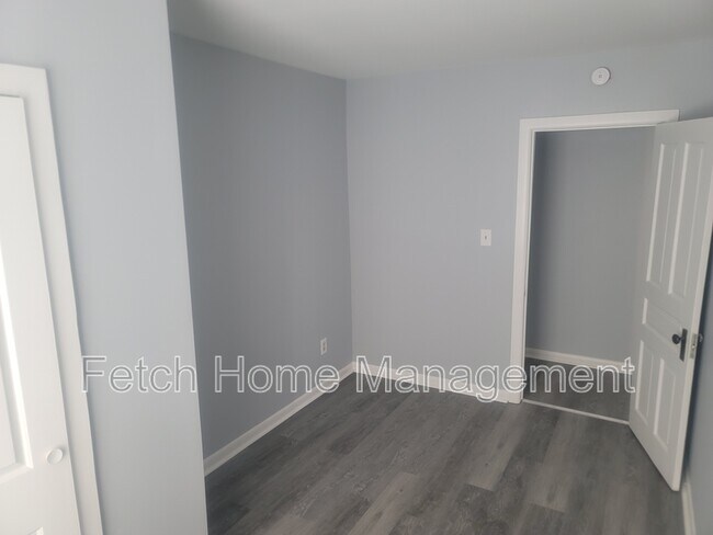 Building Photo - 3 N Main St