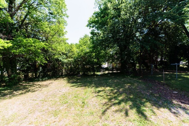 Building Photo - Move-In Ready 4BR Home with Large Backyard