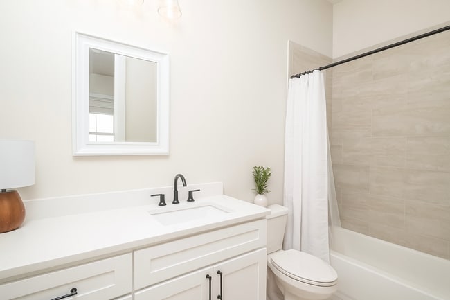 Building Photo - 55 Greystone Ct