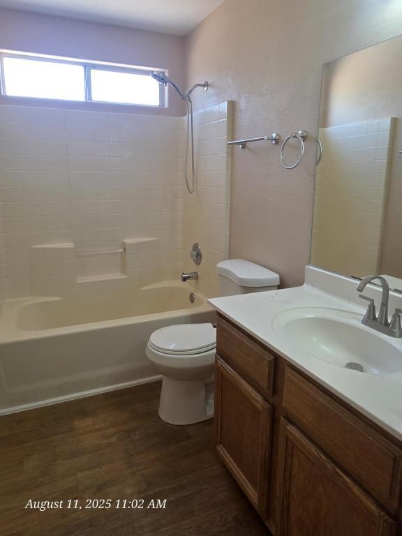 Building Photo - 1801 Chicago Ave