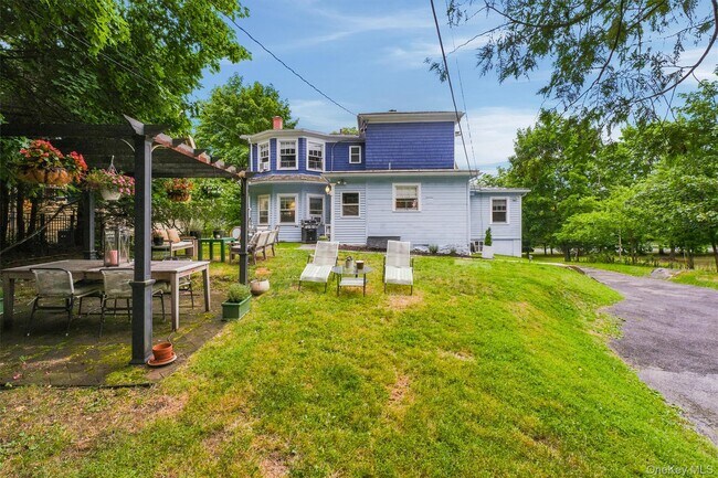 Building Photo - 108 Hooker Ave
