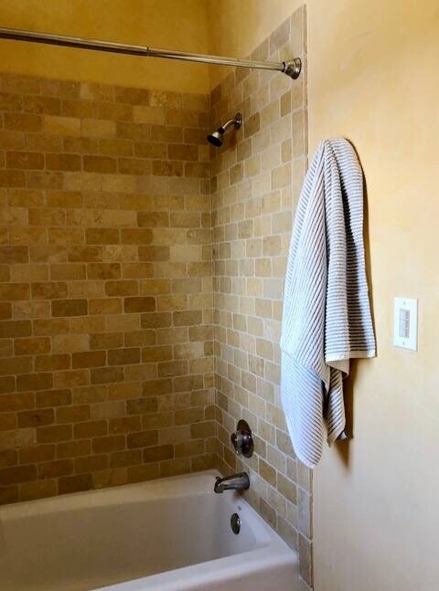 Building Photo - 122 Cerrito de Baca