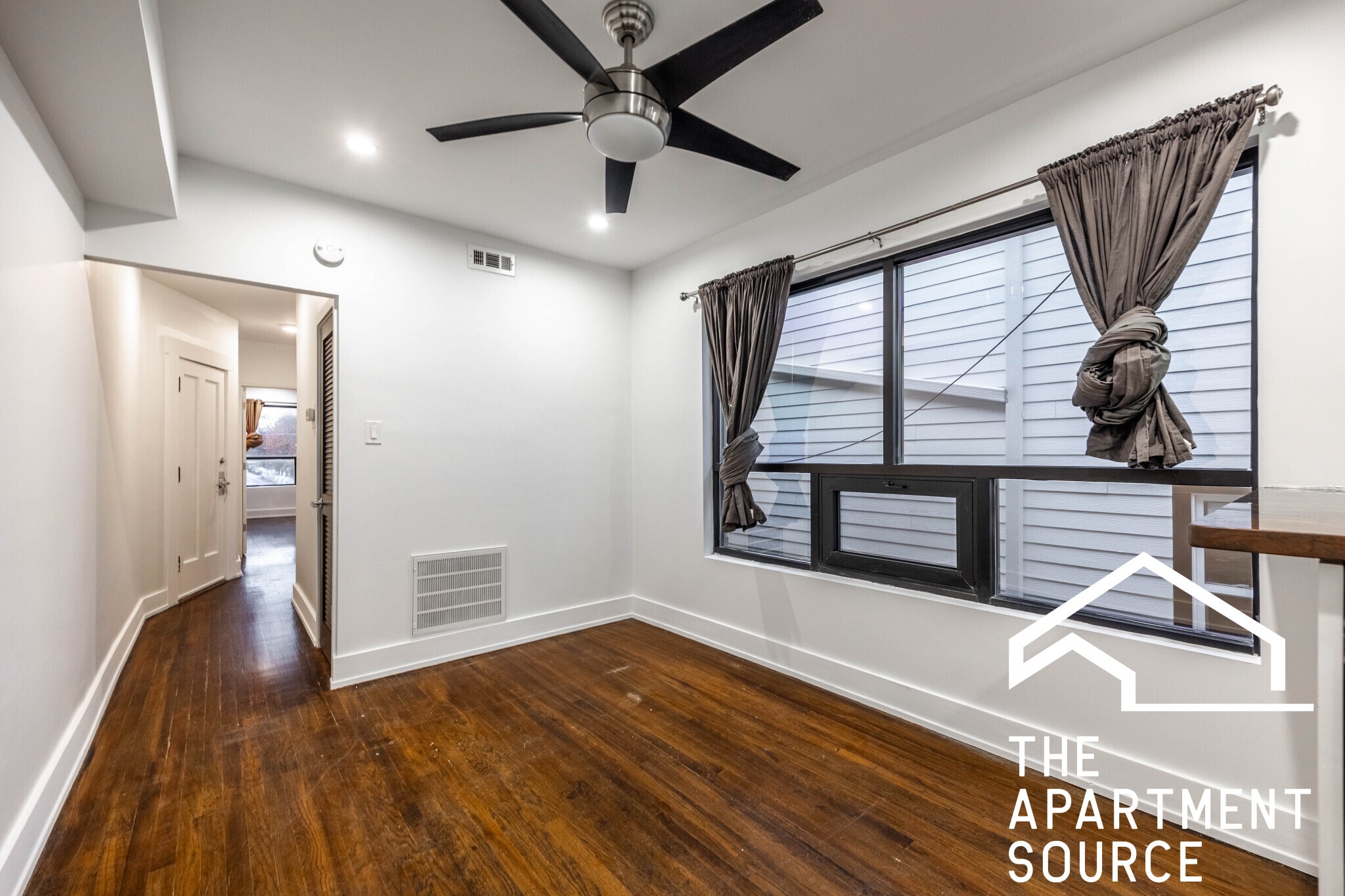 Building Photo - 3716 W Belmont Ave