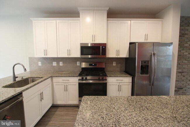 Building Photo - 6210 Monitor St