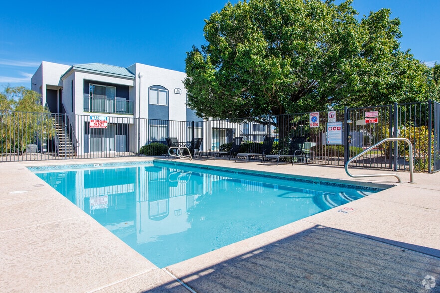 Primary Photo - Lifestyles at Renaissance
