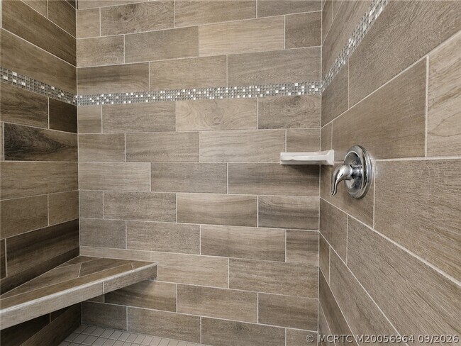 Building Photo - 252 NE Ebbtide Way