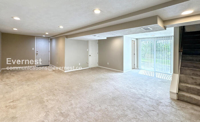 Building Photo - 588 Catskill Dr
