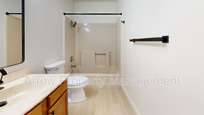 Building Photo - 205 E Arbor Ave