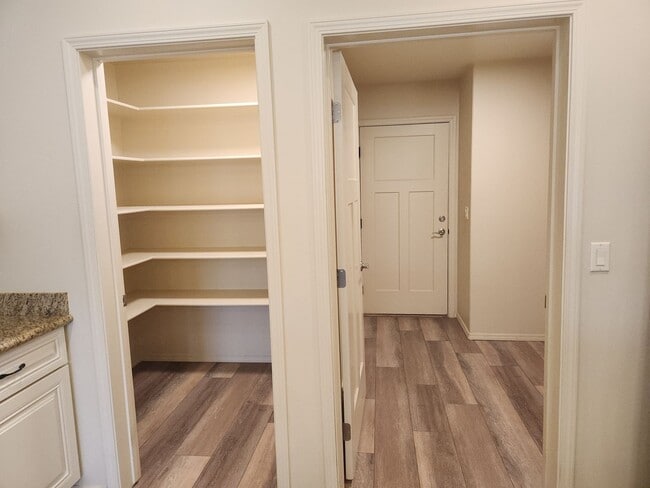 Building Photo - Newer 2 bed / 2 Bath Site Built Home