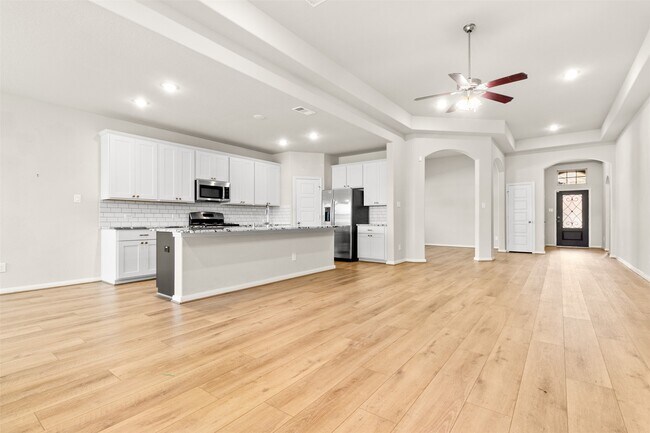 Building Photo - 25008 Calais New Ct