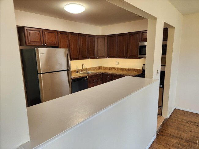Building Photo - 5 Darian Ct