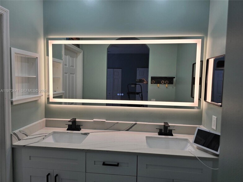 Building Photo - 14114 SW 51st Ln