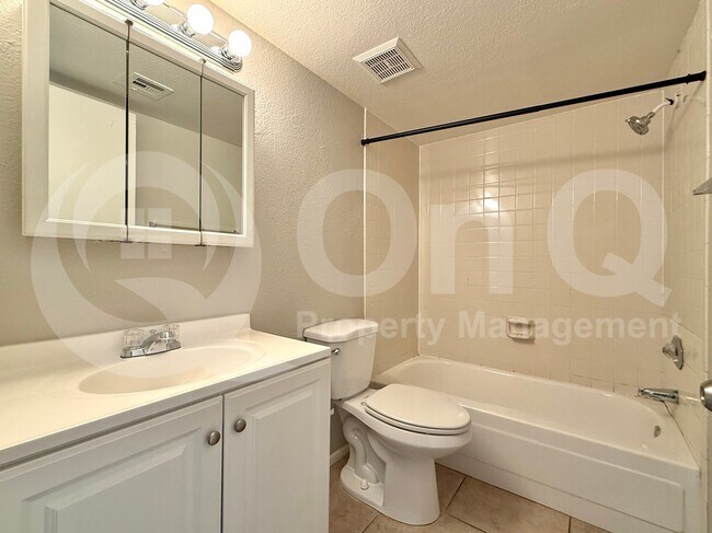 Building Photo - 3119 W Cochise Dr
