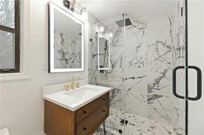 Building Photo - 1487 Springwood Dr SE