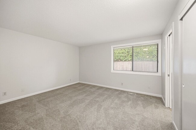 Building Photo - 17563 SW Granada Dr