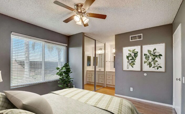 Building Photo - 10044 Carlton Hills Blvd