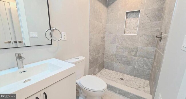 Building Photo - 5233 Chancellor St