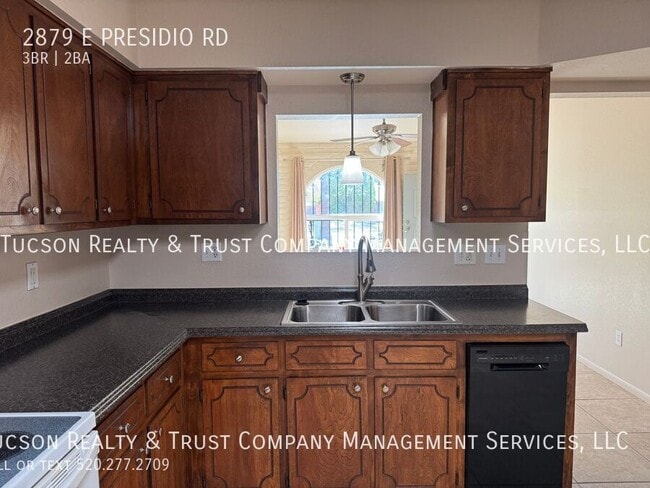 Building Photo - 2879 E Presidio Rd